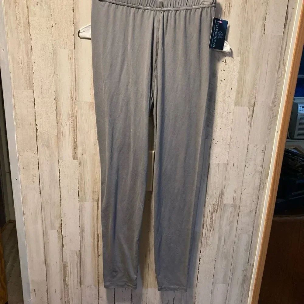 Pants limited fashion by Heath Moore new with tags so small